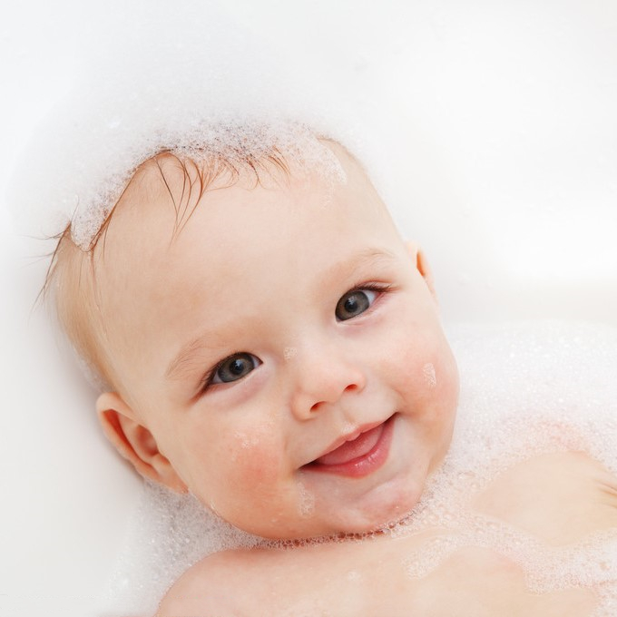 a-guide-to-a-baby-s-bath-time-m-k-health-care-products-ltd